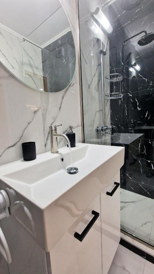 Pg Luxury Apartment Kavála ภายนอก รูปภาพ