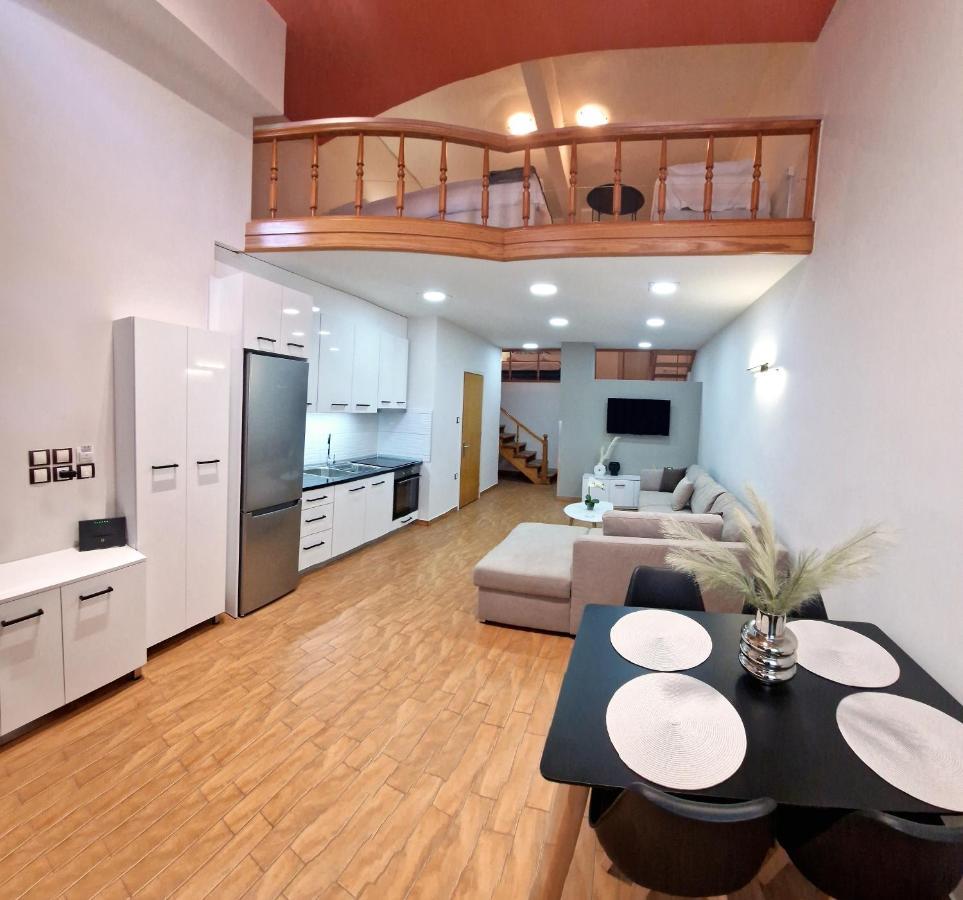 Pg Luxury Apartment Kavála ภายนอก รูปภาพ