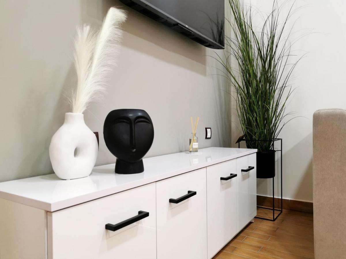 Pg Luxury Apartment Kavála ภายนอก รูปภาพ