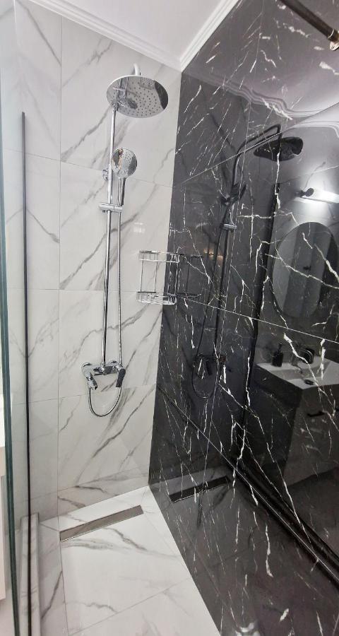 Pg Luxury Apartment Kavála ภายนอก รูปภาพ
